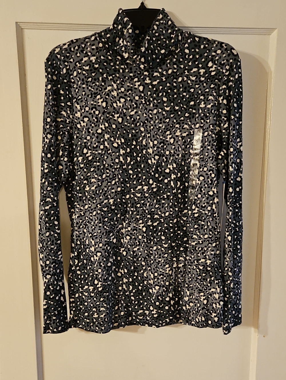 Jones New York Black & White Leopard Print Turtleneck